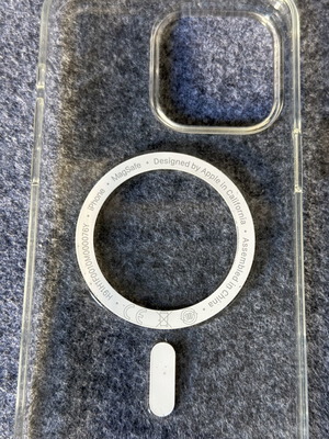 Διάφανη θήκη Apple iPhone 15 Pro Max μεταχειρισμένη με ρωγμή