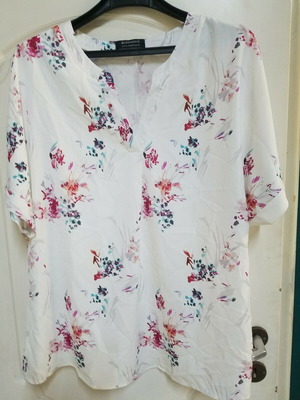 Bloomchic Satin Top XL like new, airy and light