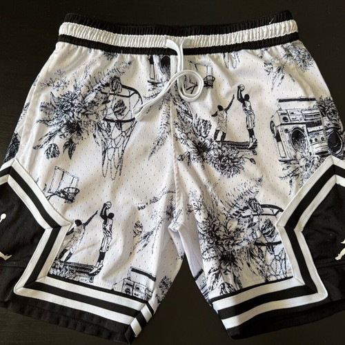 Jordan Air Jordan Shorts size L like new, black and white