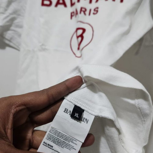 Balmain Paris T shirt for men like new, size XL