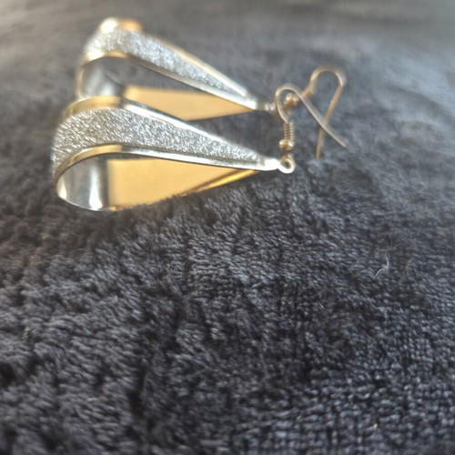 Earrings like new