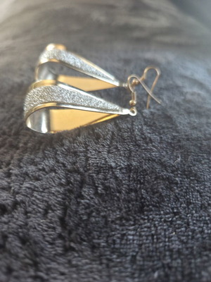 Earrings like new