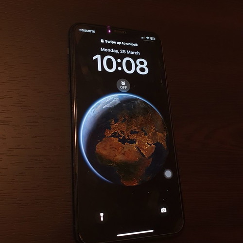 Iphone 11 Pro Max 64GB used midnight green with Kenzo and Spigen cases