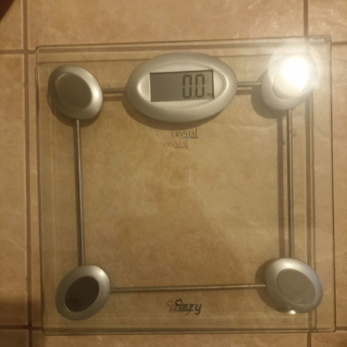 Izzy LS-5700 digital bathroom scale used, transparent