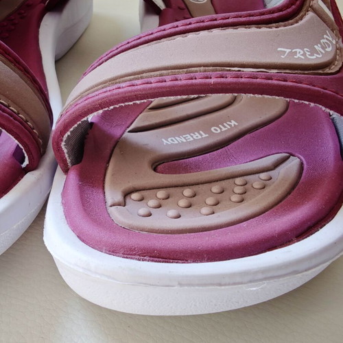 Rubber sandals size 37