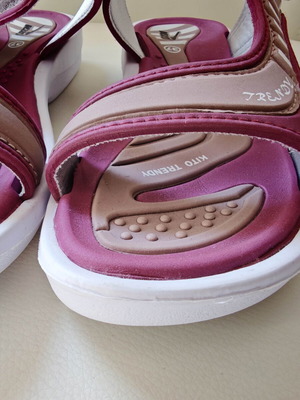 Rubber sandals size 37
