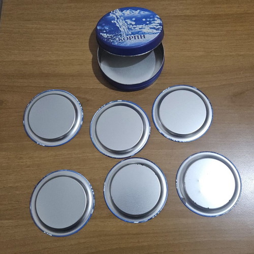 Korpi Metallic Promotional Coasters set of 6 like new, 9 cm diameter