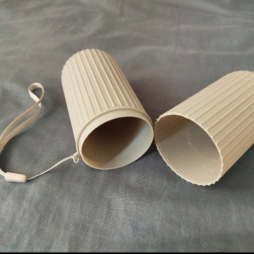 Travel toothbrush case like new