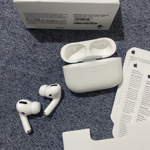 AirPods Pro 1st Gen with MagSafe Case new, complete set
