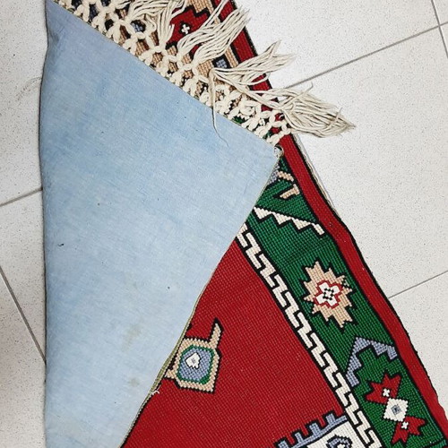 Vintage Bulgarian handwoven wool wall rug, like new, 83×53 cm