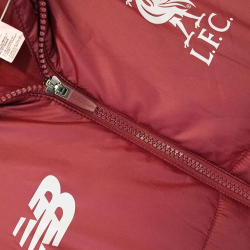 New Balance x Liverpool Gilet like new, official licensed product