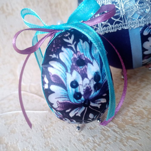 Set of 3 handmade decorative violet satin eggs like new