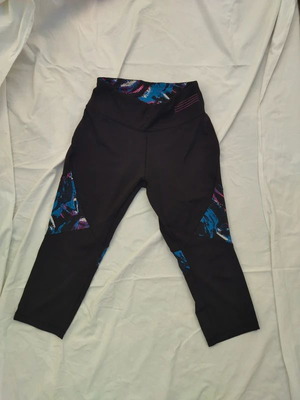 3/4 Fitness Leggings like new with colorful patterns, size S