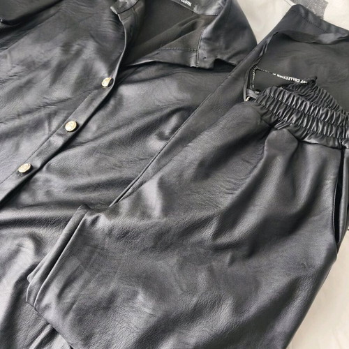 Women's leather set like new, one size, black