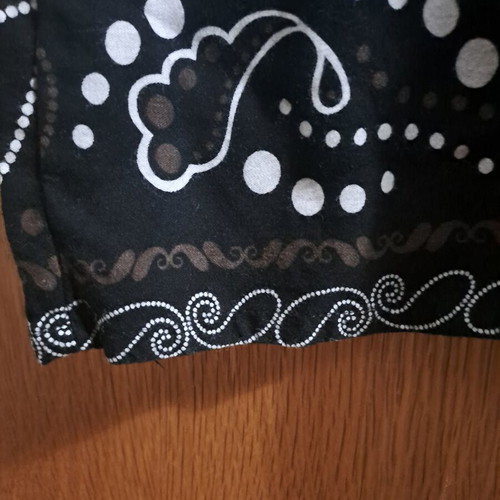 Midi dress with 3/4 sleeves and V neckline, paisley and floral pattern, size Medium, XOYE Basic