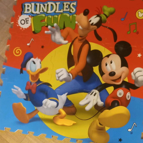 Disney children's floor puzzle 9 pieces made of foam like new