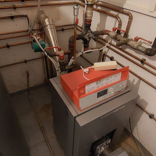Viessmann Vitorond 100 18–20 kW oil boiler with Elco burner like new