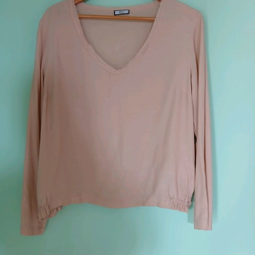 Mia F blouse like new, size M, beige