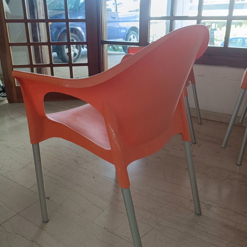 Plastic garden chairs set of 4 like new