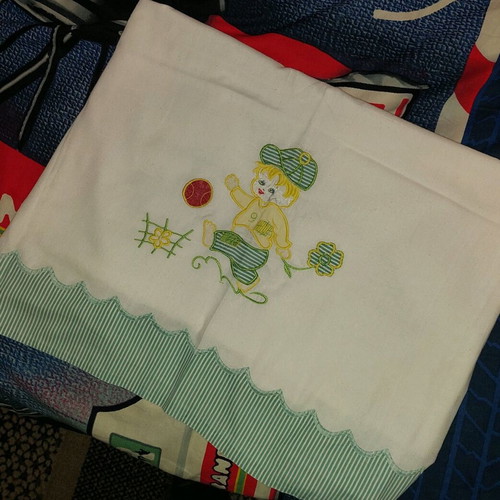 Baby crib sheet like new, washed
