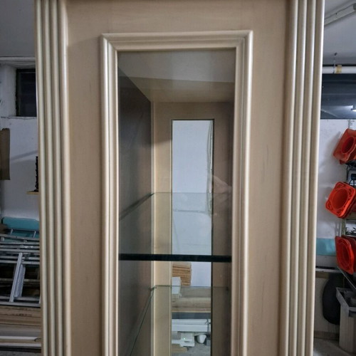 Showcase like new, height 196 cm, glass shelves