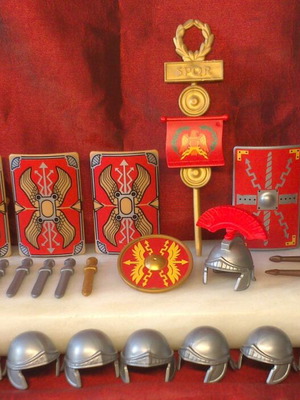 Playmobil Roman Weapons Set 33 Pieces like new