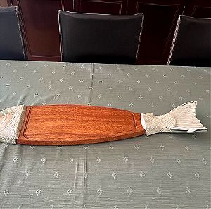Πιατέλα σερβιρίσματος σολομού σε σχήμα ψαριού από ατσάλι και ξύλο