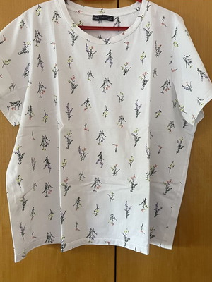 Marks & Spencer floral cotton top size 24 like new
