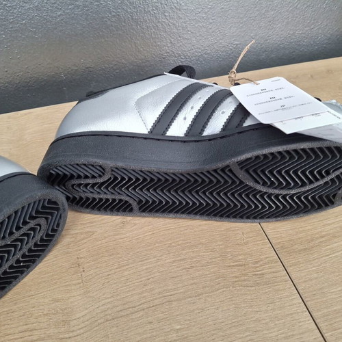 Adidas Originals Superstar II sneakers new, size 38.5, silver