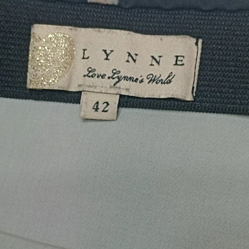 Lynne women's floral short skirt like new, size 42