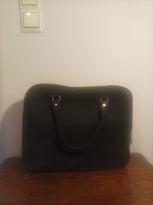 Laptop office bag like new, black with two large zippered compartments