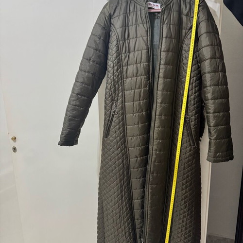 Long quilted jacket with hood like new, khaki, size L