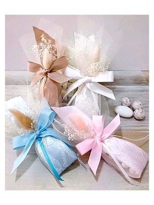 Handmade wedding favors with satin lace and dried flowers, made to order