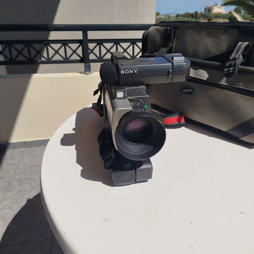 Sony CCD-V100E Video8 Pro vintage camcorder