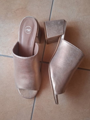 Exe gold slippers size 38