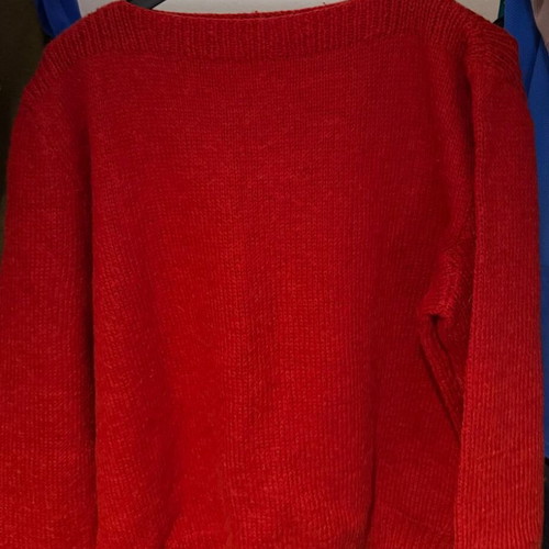 Red handmade knitted women's sweater like new, size L
