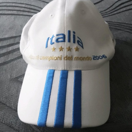 Adidas cap new with adjustable size