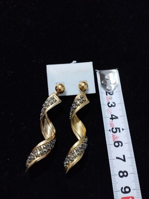 Earrings like new