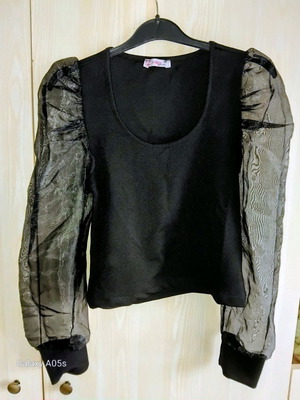 Black blouse like new, size M