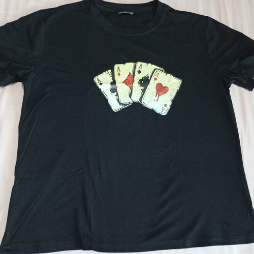 Men's T-shirt large with front print, like new, black