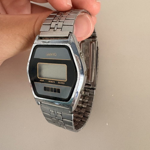 Sanyo vintage digital wristwatch LCD late 70s early 80s