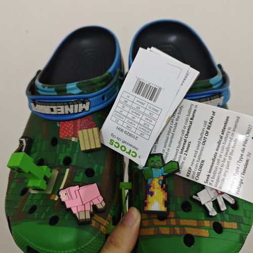 Crocs Minecraft clogs new, size 43-44, multicolor green