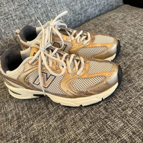 New Balance 530 women's athletic shoes size 38, like new, beige gold