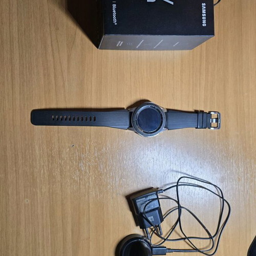 Samsung Galaxy Watch 46mm like new with box and charger