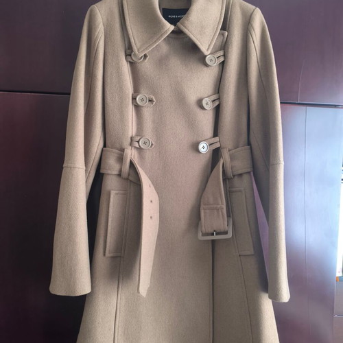 Wool short coat like new, camel color