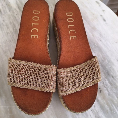 Dolce flat platform leather sandals like new, size 41