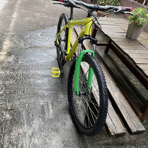Merida mountain bike like new with 3 discs and 8 speeds