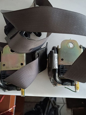 Front left and right seat belt for Chrysler PT Cruiser '01-'10 used