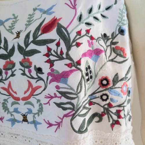 Cotton blouse used with embroidery, size XL, white
