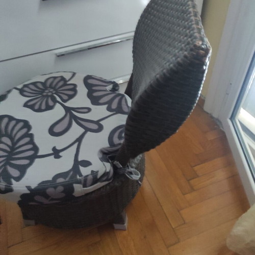 Mexil outdoor chair like new with durable gray and purple cushions